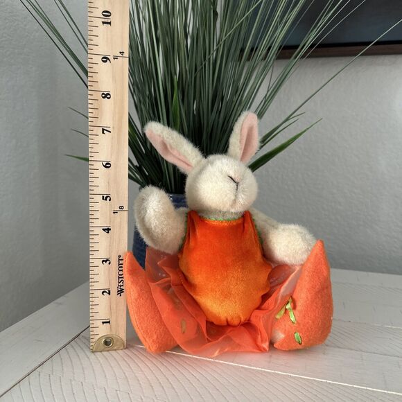 Muffy VanderBear A Salad Ballad “Waltz of the Veges” HOPPY VANDERHARE as Carrot - Picture 7 of 8